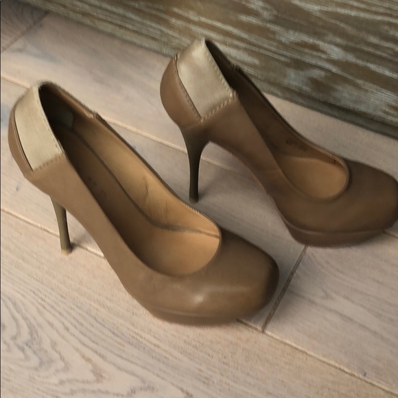 L.A.M.B “Batista” taupe platform heel pumps - Picture 3 of 8